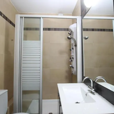 Glories 2 Apartment *
